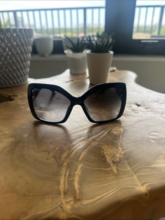 Gucci Black Oversized Square Women\'s Sunglasses with Gradient Lenses